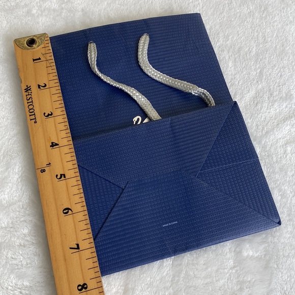 Swarovskis Shopping Bags - Picture 7 of 8